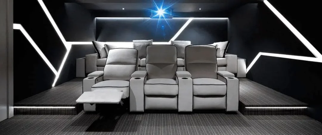 Vidéoprojecteur pour votre salle de cinéma au Luxembourg : comment Cinémotion améliore votre expérience visuelle grâce à des équipements de qualité
